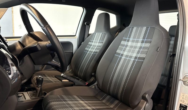 								VOLKSWAGEN Up 1.0 75 Up! Club full									