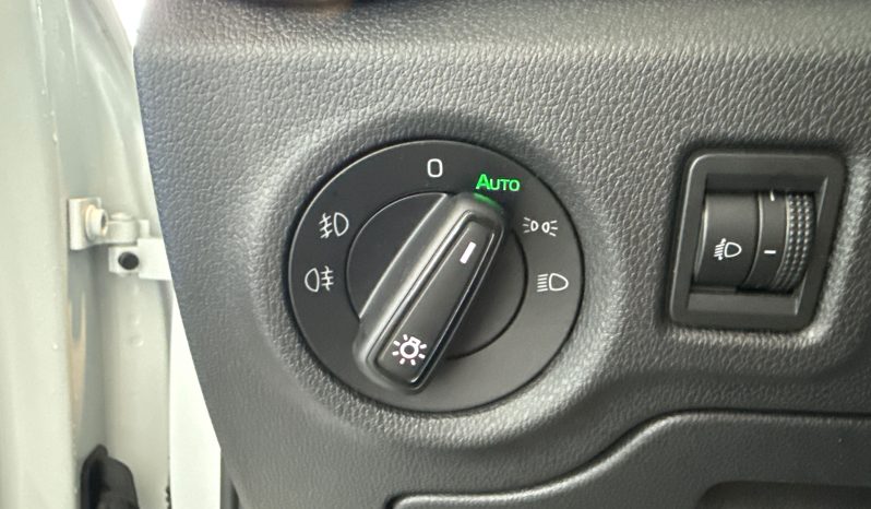 								SKODA Fabia 1.0 MPI 65 ch BVM5 Ambition full									