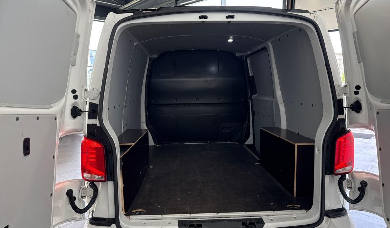 								VOLKSWAGEN UTILITAIRES TRANSPORTER 6.1 VAN L1H1 2.0 TDI 198 DSG7 EDITION full									