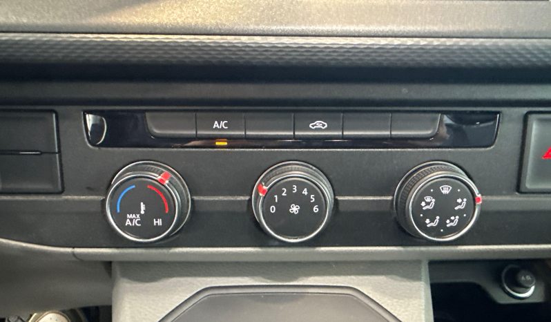 								VOLKSWAGEN UTILITAIRES TRANSPORTER 6.1 VAN L1H1 2.0 TDI 198 DSG7 EDITION full									