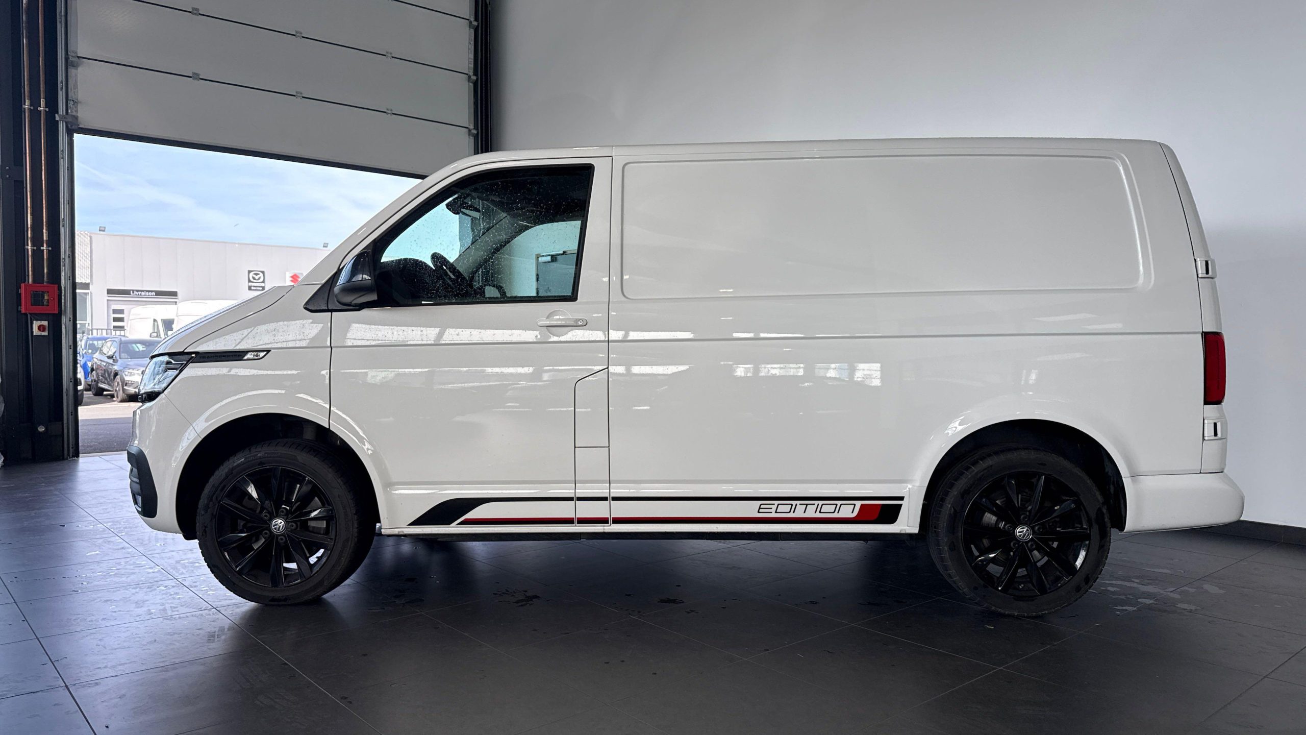 VOLKSWAGEN UTILITAIRES TRANSPORTER 6.1 VAN L1H1 2.0 TDI 198 DSG7 EDITION