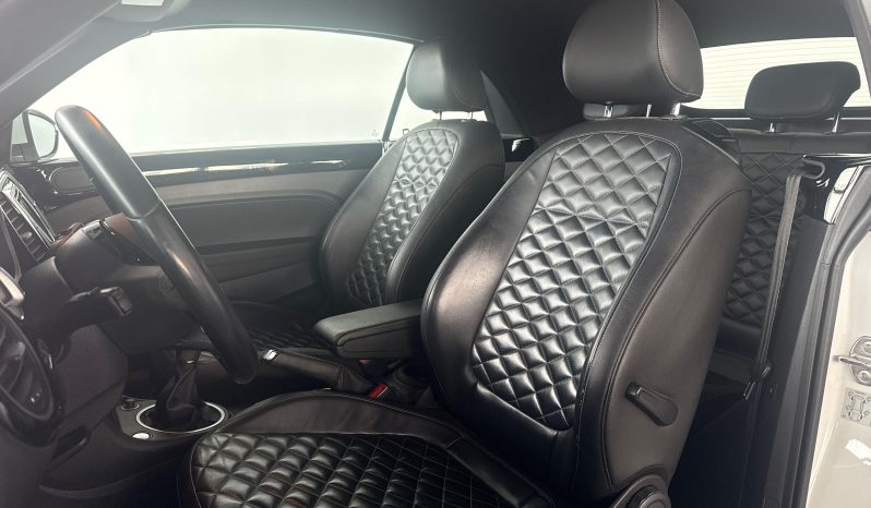 								VOLKSWAGEN Coccinelle Cabriolet 1.2 TSI 105 Série spéciale Couture full									