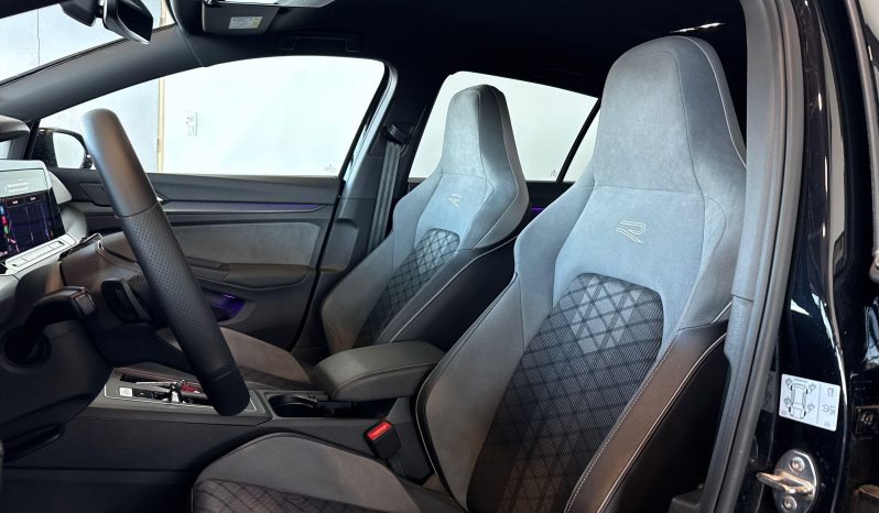 								VOLKSWAGEN Golf 1.5 eTSI OPF 150 DSG7 R-Line 1st full									