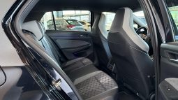 										VOLKSWAGEN Golf 1.5 eTSI OPF 150 DSG7 R-Line 1st full									