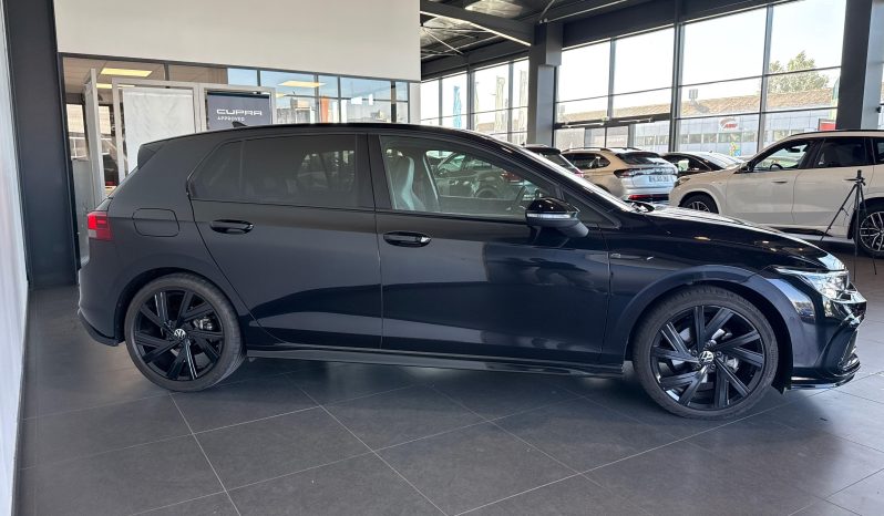 								VOLKSWAGEN Golf 1.5 eTSI OPF 150 DSG7 R-Line 1st full									