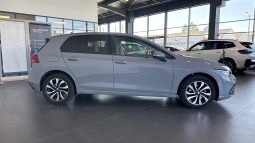										VOLKSWAGEN Golf 1.5 eTSI OPF 130 DSG7 Active full									