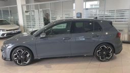 										VOLKSWAGEN Golf 1.5 eTSI EVO2 150 DSG7 R-Line Edition full									