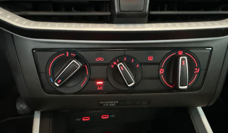 								SEAT Arona 1.0 TSI 95 ch Start/Stop BVM5 Urban full									