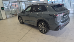 										VOLKSWAGEN Tiguan 1.5 eTSI 150ch DSG7 R-Line Edition full									